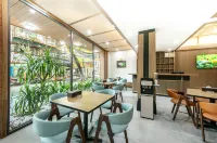 A25 Hotel - 21 Nghia Tan Hotel in zona VNPT Technology