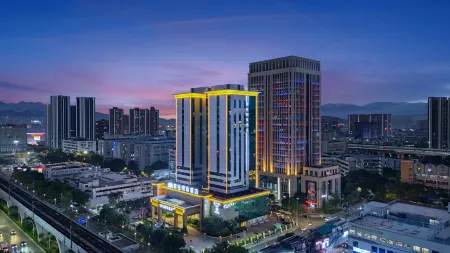 Xiangwang Mingzhu Hotel (Xiangzhou Branch) Отели рядом с достопримечательностью «Gong Amusement Park»