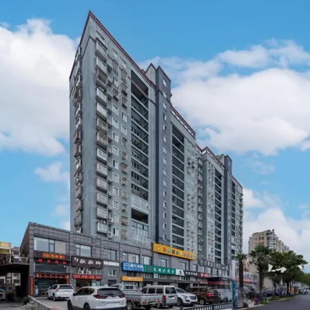 Chonpines Hotel (Dafeng Huanghaixi Road)