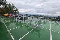 ICE HILL Hotels in Sikhio