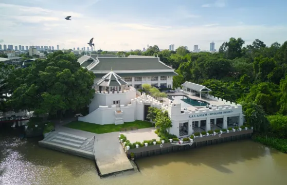 卡拉南河畔度假村