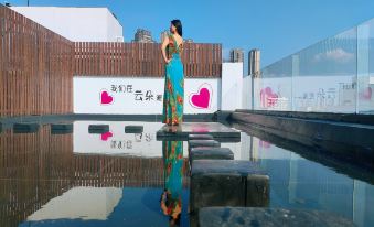 Chengdu Cloud Hotel (Hongxing Bridge Metro Station Branch)