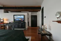 高堂·HolidayVilla｜設計師半山海景度假民宿（大理洱海店）