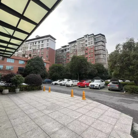 Longhui Huamao Hotel