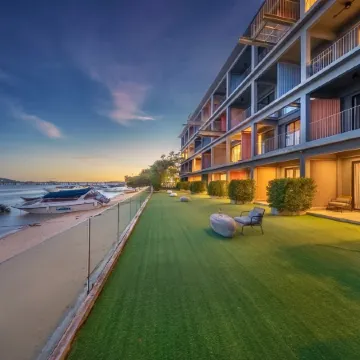 SHIN Arch39 Phuket Beach Front Отели рядом с достопримечательностью «Ват-Чалонг»