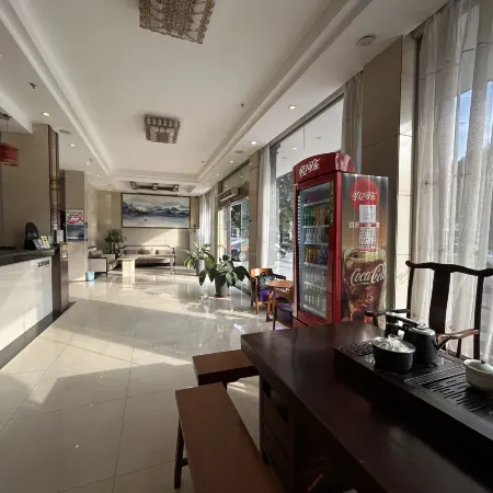 3 Good Chain Hotels (Hezhou College Branch)
