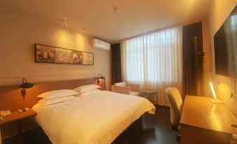 ELONG R.YUN HOTEL(Qingdao City Balcony Scenic Area West Coast Bus Terminal Store)