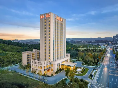 Tongtai Hotel (Yichang Yiling Wanda Wuyue Plaza) Hotels near LIANG PIN PU ZI YI CHANG WU DIAN