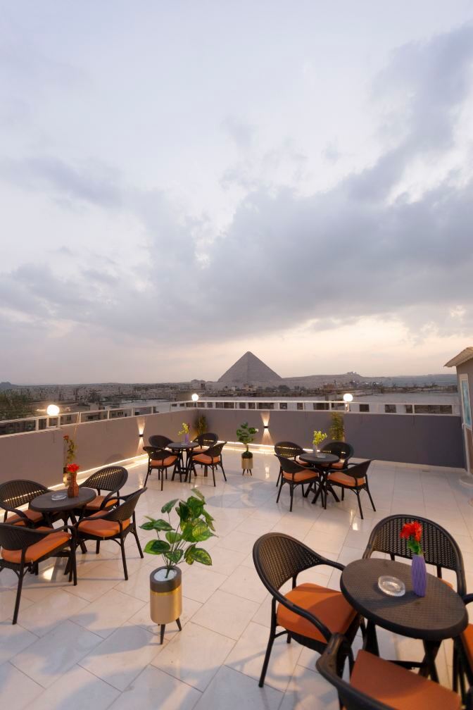 รีวิวของPhoenix Pyramids roof top: 93จากผู้เข้าพักจริง | Trip.com