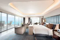 Conrad Manila Отели в г. Пасай