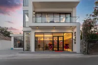Xuwen Jiaoweixiang Haiqinwan Homestay