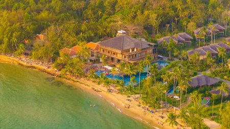 Grand Resort Ocean Bay Phu Quoc Отели рядом с достопримечательностью «Chinh Toa Dalat»