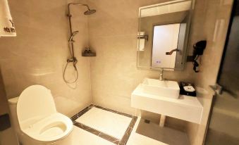 Xiaogan Baiya Fashion Hotel