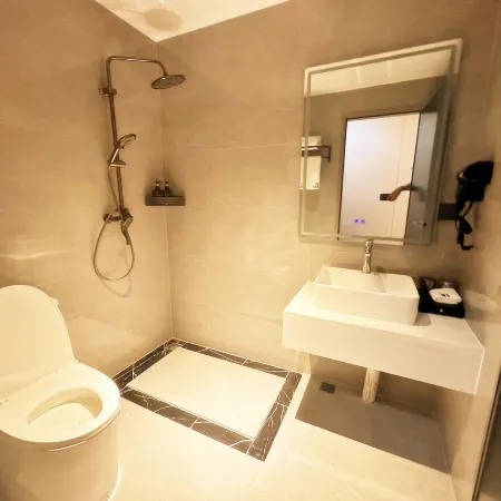 Xiaogan Baiya Fashion Hotel