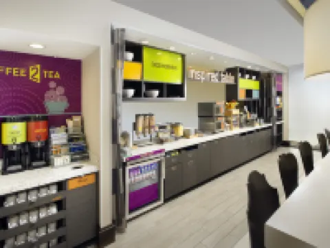 Home2 Suites by Hilton Louisville East/Hurstbourne Hotels in Lyndon