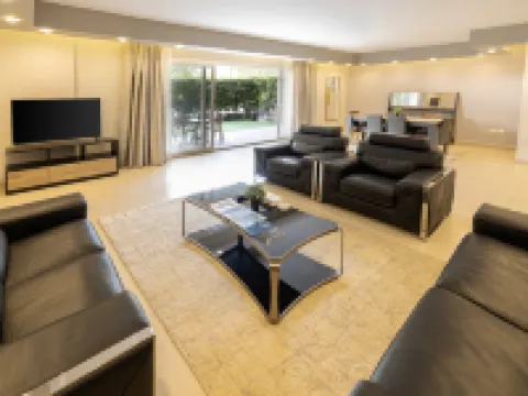 オーシャン・ブルー・スタジオ カイロ空港周辺のホテル