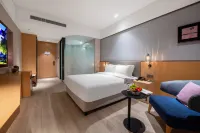Mercure Qidong Center Отели рядом с достопримечательностью «Beixinzhen Christian Kuanxin Church Affairs Committee»