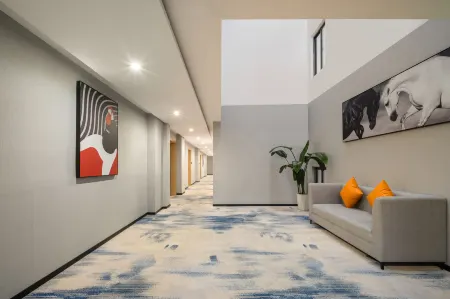 Junyi Chain Hotel Du'an High speed Railway Station Branch