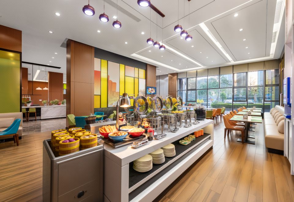 5. 햄튼 바이 힐튼..