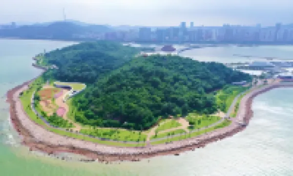 雅舍青旅（珠海拱北口岸富華里店）