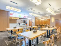 Rezen Dong Hotel (Long Ta International Convention and Exhibition Center Subway Station Branch) Hotels near Dragon Tower