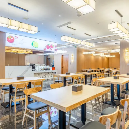 Rezen Dong Hotel (Long Ta International Convention and Exhibition Center Subway Station Branch) Отели рядом с достопримечательностью «Телебашня Дракона»