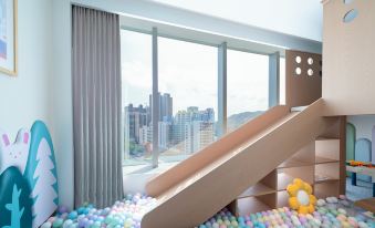 Crowne Plaza Zhuhai City Center(Qinglv Road Seaside Swimming Pool Branch)