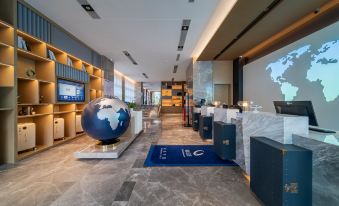 Kyriad Hotel (Chongqing Dadukou Pedestrian Street Xinshancun Light Rail Station)