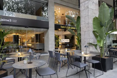 HM Jaime III Отели рядом с достопримечательностью «Университет Балеарских островов»