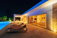 Ycona Luxury Resort - Pools