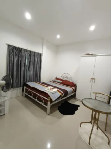 Your House kkn. Hotel berhampiran Wat Samjan