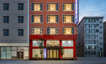 Yuan Yuan Hotel (Dali High-Speed Railway Station Erhai Park)