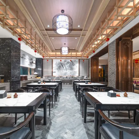 LANOU Hotel (Zhenjiang Xijin Ferry Railway Station)