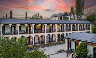 Nalati | Next Stop Resort · Lodge · Villa Designer Boutique Stay (Nalati Scenic Area)