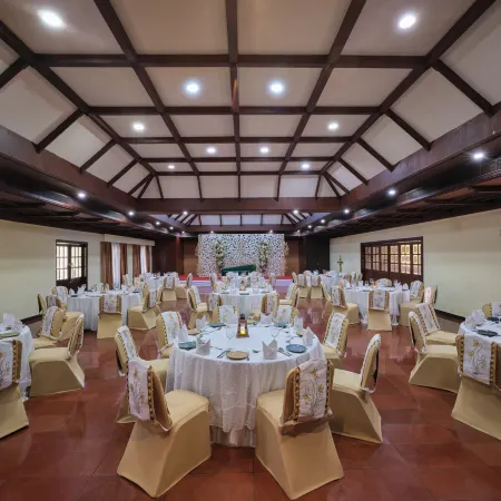 Sterling Lake Palace Alleppey