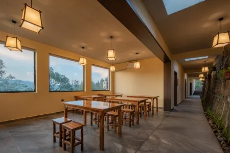 Lin Jian Lou Ge · Garden Healing Homestay (Three Gorges Dam Tourist Area) Отели рядом с достопримечательностью «Interception Memorial Garden»