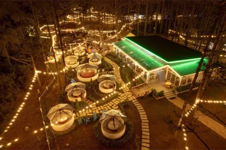 Camping Park Resort By EHM Отели рядом с достопримечательностью «Кириром»
