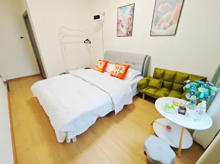 Xingchen Homestay Отели рядом с достопримечательностью «Yibin College Lingang Campus (Phase 1)»