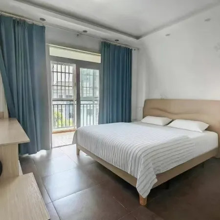 Lingyuan Hostel