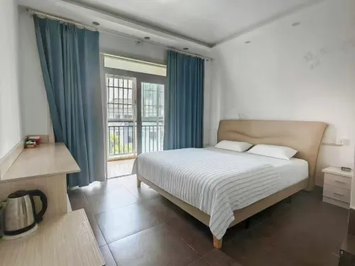 Lingyuan Hostel