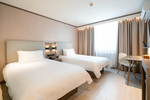 Boting Hotel (Baotou Baobai Commercial Pedestrian Street)