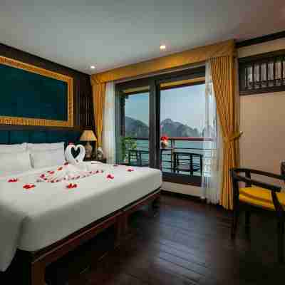 Nostalgia Halong Cruise Hotel Exterior