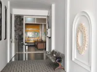 TwoSpaces Living at Nabila Semampir Homestay Hotels in Sedati