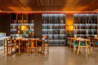 Magpie Cinema Hotel