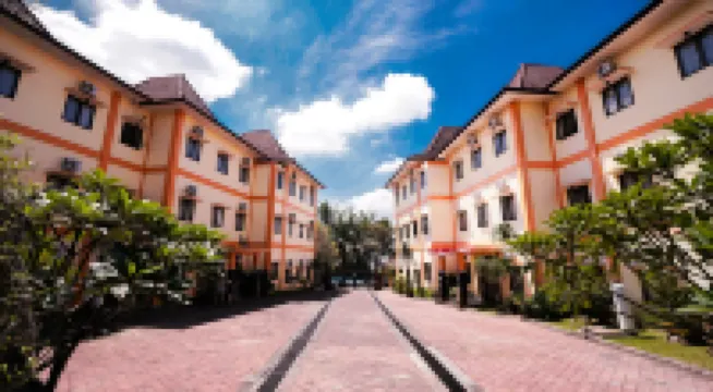 Tripletree Ciptaningati Culture Hotel