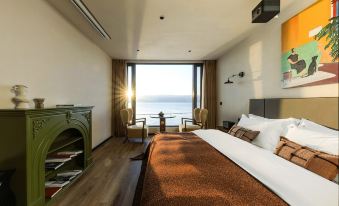 Dali Yingyue Bridge Seaview Inn