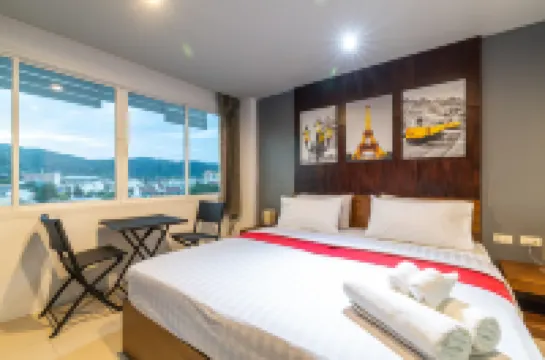 فوكيت فايف فورتون هوليداي هوتل فنادق في 