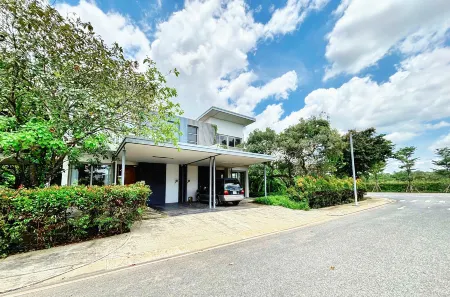 Lumiere Villa Swanbay Dong Nai Отели в г. Nhon Trach District