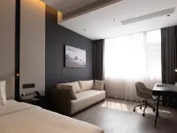 嘉興月河街中山路亞朵酒店 鄰近南湖湖心島-煙雨樓的酒店