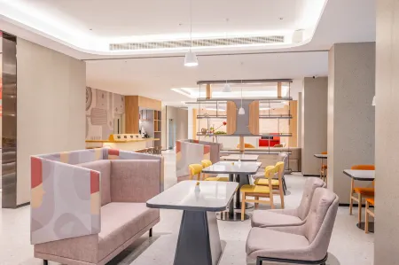 Home Inn Select (Beijing Mentougou Shang'an Subway Station Branch) Отели рядом с достопримечательностью «Hei Mountain Park»